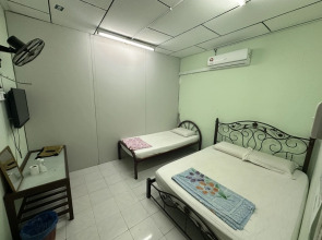 OYO 90881 Top Star Hotel