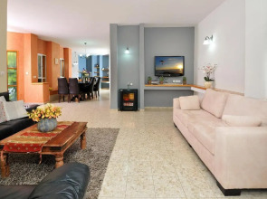 Villa & Lode Bat Galil