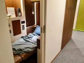Sleepover Terminal 3, Concourse C – formerly sleep ‘n fly