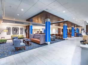 Holiday Inn Express & Suites Parsons