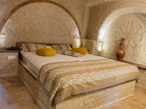 Grand Elite Cave Suites