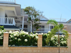Fiorella Beach House, Diani Beach