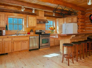 Macker's Cabin - 5BR + Loft Home + Private Hot Tub - LLH 63330