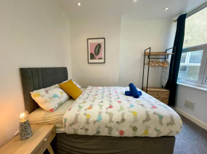 Stylish Modern Apartment For Up To 5 Nr CityCentre