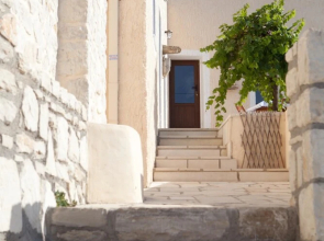 Studio in Roumeli, With Pool Access, Enclosed Garden and Wifi
