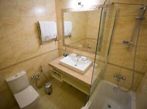 Metro Hotel Apartments