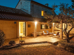 Stunning Home in Sarici With Wifi and 2 Bedrooms