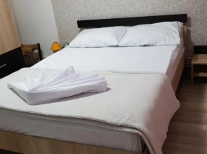 Navodari ap cu 3 cam decomandat la parter cu 2 intrări separate