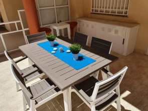 Apartamento Con Gran Terraza Con Vistas Al Mar, Solo A 50 M A La Playa
