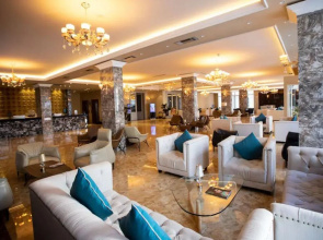 Grand Blue FAFA Resort & Spa