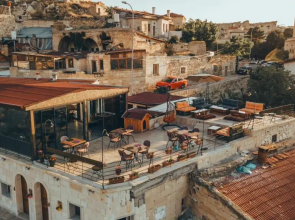 Tale Cave INN