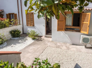 N175 - Numana, bilocale con portico