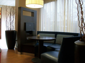 Courtyard by Marriott Portland Airport