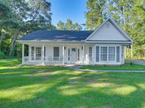 Peaceful Fairhope Cottage w/ Covered Patio!