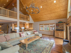 Falcon Point 3 Bedroom Holiday Home By Tahoe Truckee