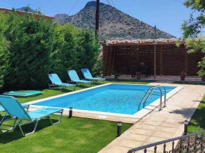 Sklavaki Traditional Villa - Private Pool Views