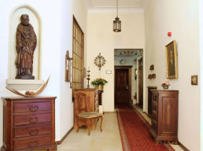 International au Lac Historic Lakeside Hotel