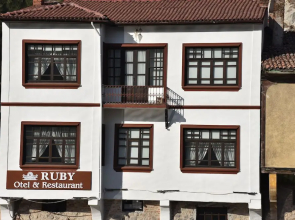 Ruby Hotel