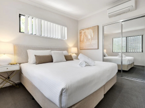 MARJ12- Stylish and Spacious Apartment