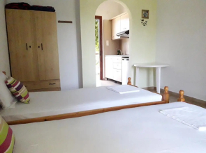 Dimitris & Haris Studios