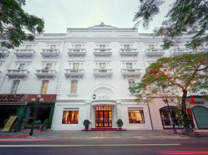 Manoir Des Arts Hotel