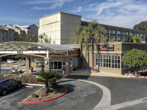 Holiday Inn West Covina (Ex Rodeway Inn Near Fairplex)