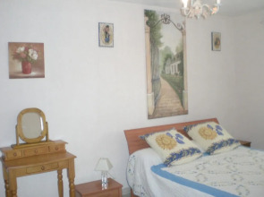 Villa With 4 Bedrooms in Grignan, With Wonderful Mountain View, Privat