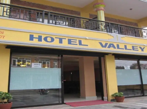 MeroStay 101 Hotel Valley View Inn