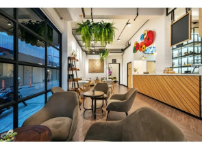 Siam Subway Hostel and Café