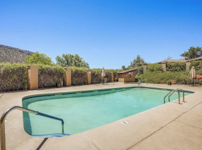 Sedona Condo on Golf Course w/ Pool Access!