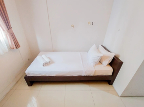 Minimalist And Warm Studio Room (No Kitchen) Kubikahomy Apartment