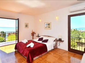 Nice and sea view apartment in Podstrana