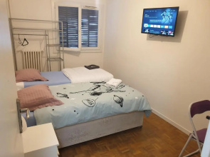 NEW CHEAP PRIVATE ROOM, KITCHEN , OVERWIEUW sea,TRAM on spot, 12 minutes from nice train station with tram , beach in 17 min tram , CHAMBRE PRIVÉE pas cher, cuisine équipée , tram sur place, APERÇU mer, 12 min de la gare de Nice avec le tram, 17 min plage