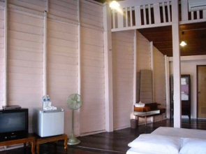 Ploen Amphawa Resort