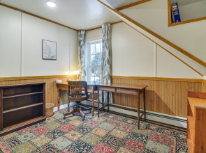 Charming Wilton Vacation Rental w/ Fire Pit