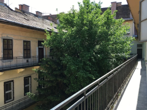 Hi5 Apartments - Ruin Bar District