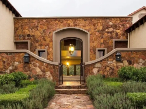 Mount High Luxury Country Lodge