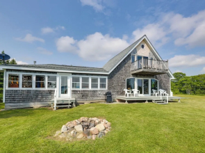Shorefront House w/ Views, 14 Mi to Acadia NP