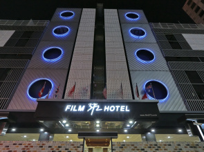 Film 37.2 Hotel