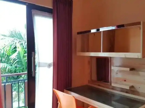 Comfort Room At Palapa E5 Guesthouse Malang