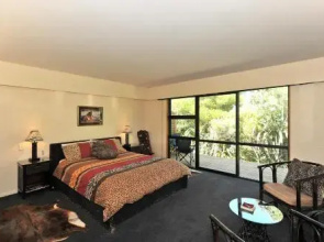Twin Waters Lodge