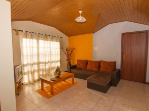 Feel Like in Each in our Little House