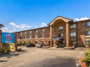 Days Inn Glendale/Milwaukee N. Area