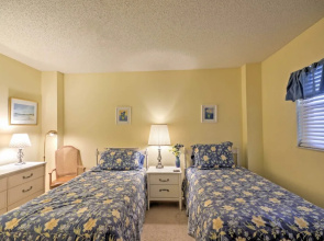 Beachfront Sarasota Resort Condo: Siesta Key View!
