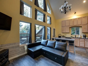 02GS - WiFi - D/W - W/D - Sleeps 8