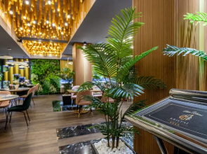 Kristal Hotel