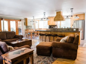 Sierra Lakes Retreat