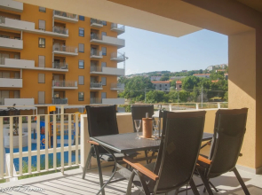 Apartment Sleeps 4 With Sea View