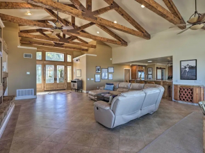 Charming Temecula Home w/ Hot Tub, Mountain Views!