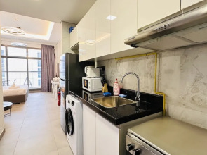 Luxury Spacious Apartment Near Downtown with Balcony and Free Parking by Belvilla